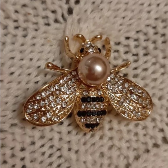 New BEE brooch Gorgeous White Rhinestone Pin 🐝 - Picture 2 of 10